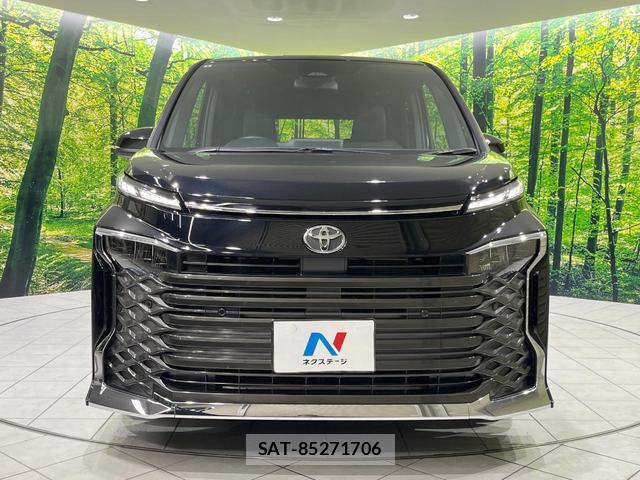 Toyota VOXY 2024-08 8814015-14