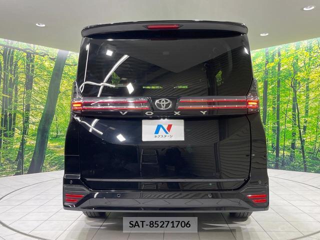 Toyota VOXY 2024-08 8814015-15