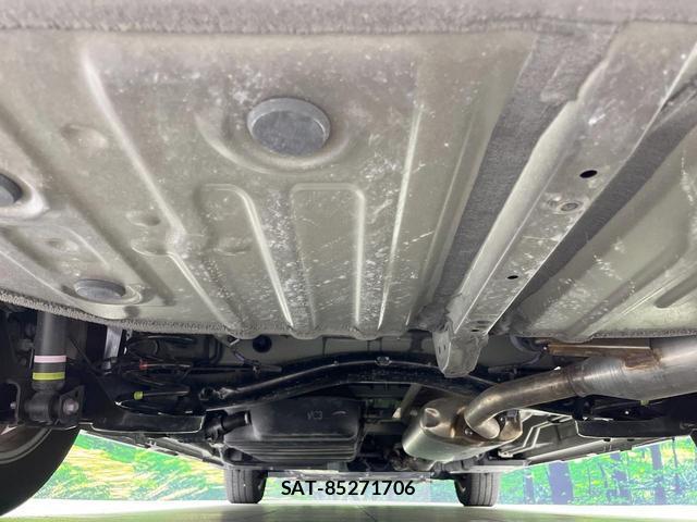 Toyota VOXY 2024-08 8814015-19