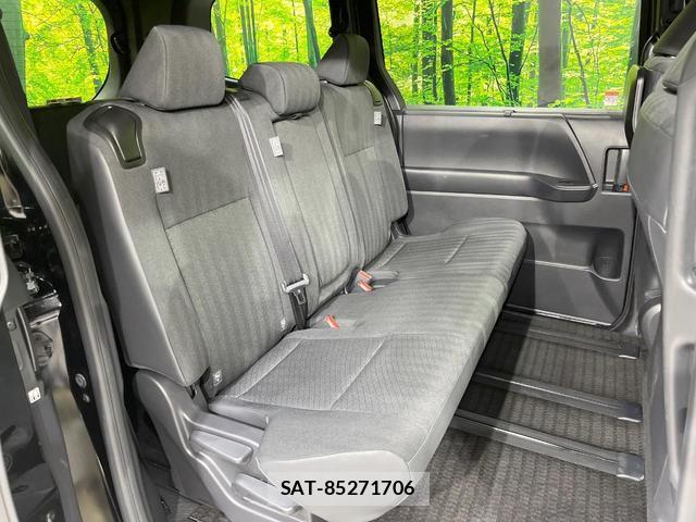 Toyota VOXY 2024-08 8814015-9