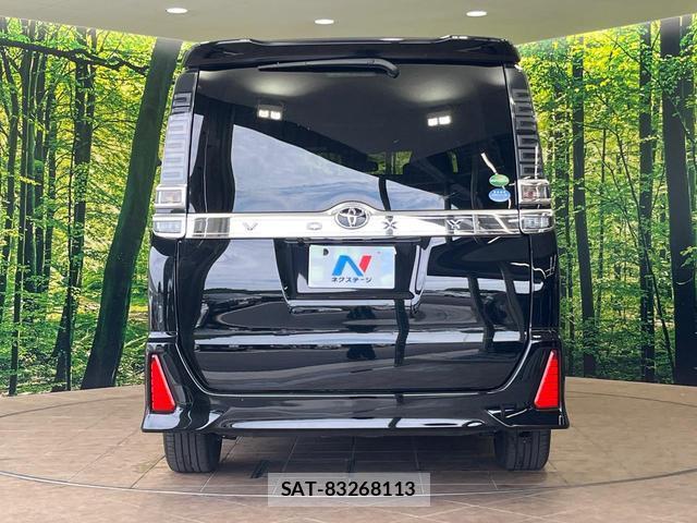 Toyota VOXY 2018-10 8814060-15