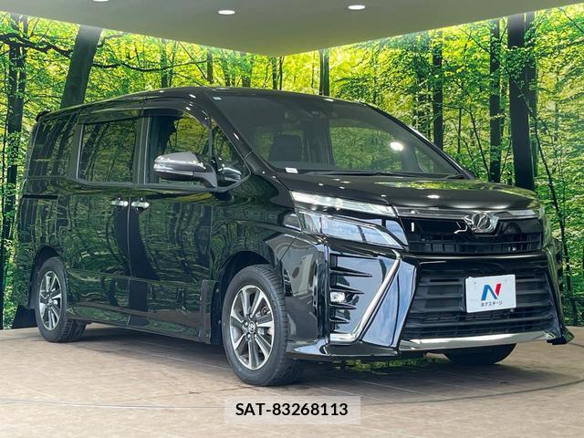 Toyota VOXY 2018-10 8814060-16