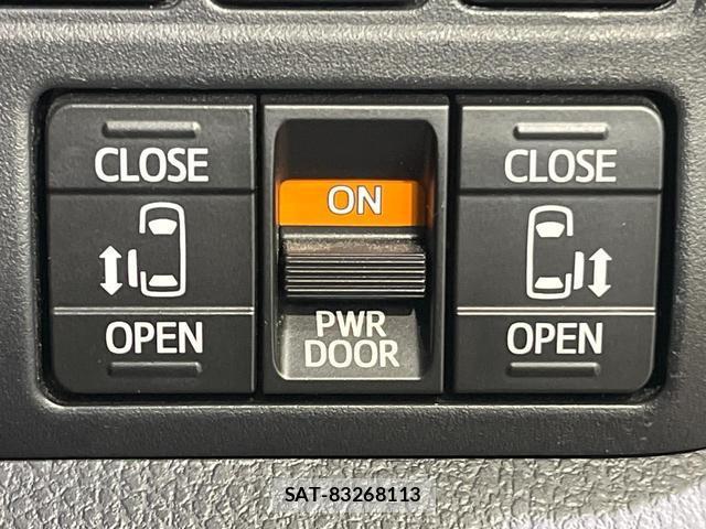 Toyota VOXY 2018-10 8814060-2