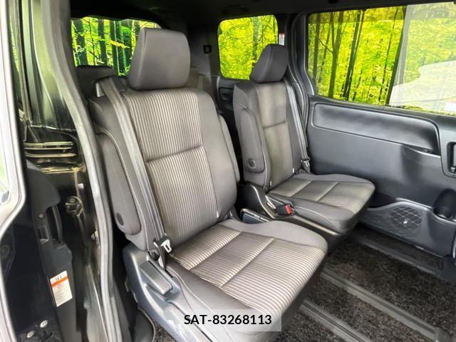 Toyota VOXY 2018-10 8814060-8