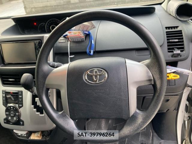 Toyota VOXY 2011-07 8814081-5