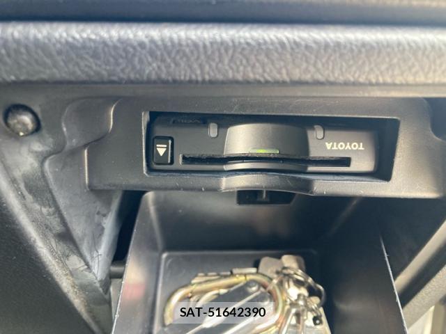 Toyota VOXY 2011-10 8814170-10