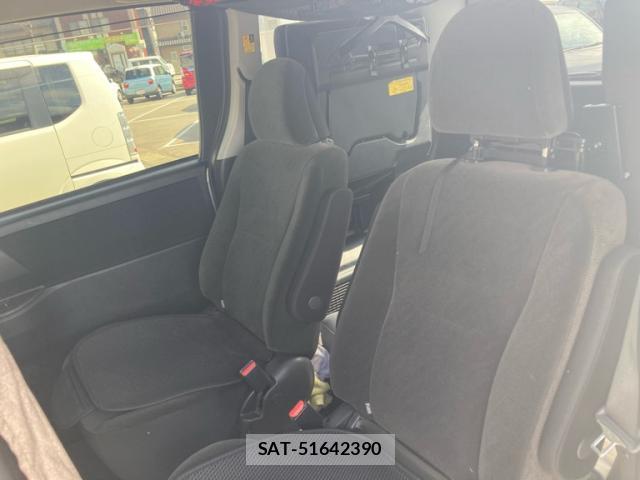 Toyota VOXY 2011-10 8814170-6
