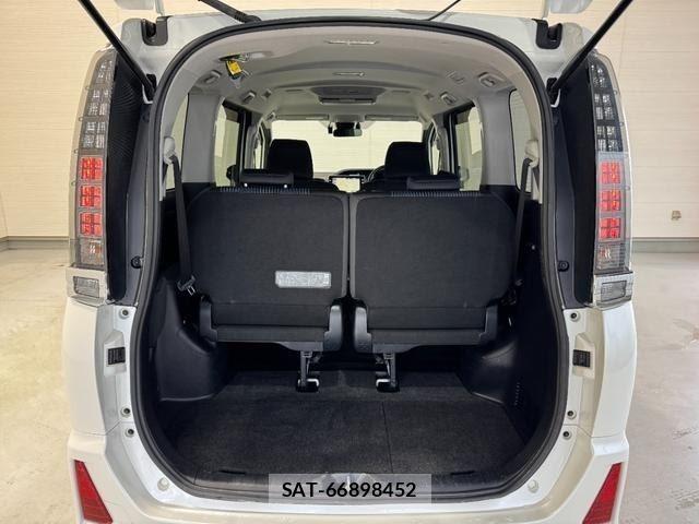 Toyota VOXY 2016-09 8814239-10