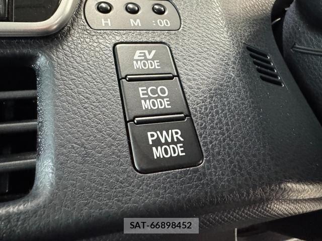 Toyota VOXY 2016-09 8814239-18