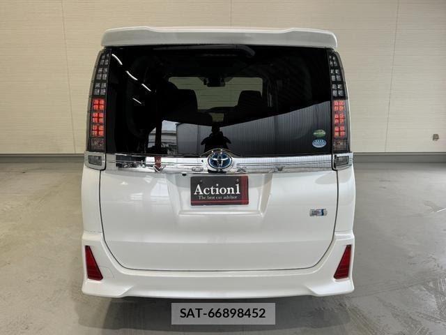 Toyota VOXY 2016-09 8814239-4