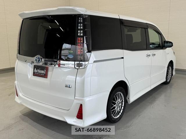 Toyota VOXY 2016-09 8814239-5
