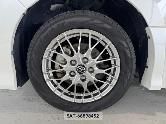 Toyota VOXY 2016-09 8814239-6