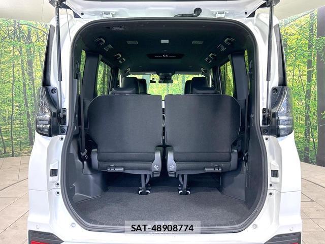 Toyota VOXY 2025-10 8814290-10