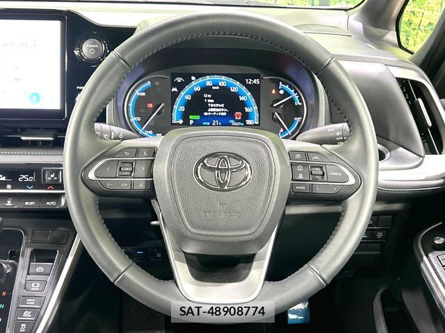 Toyota VOXY 2025-10 8814290-11