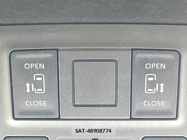 Toyota VOXY 2025-10 8814290-3