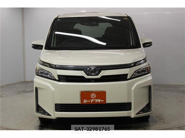 Toyota VOXY 2017-10 8814332-1