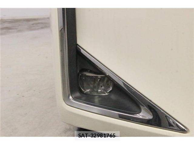 Toyota VOXY 2017-10 8814332-12