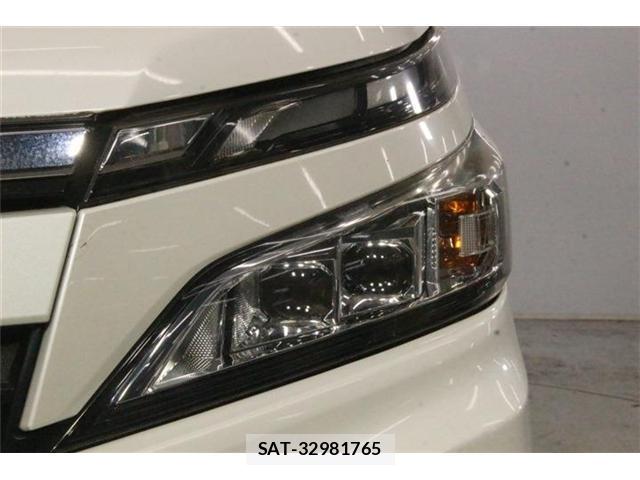 Toyota VOXY 2017-10 8814332-14