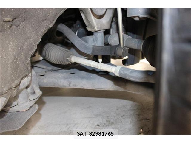 Toyota VOXY 2017-10 8814332-19