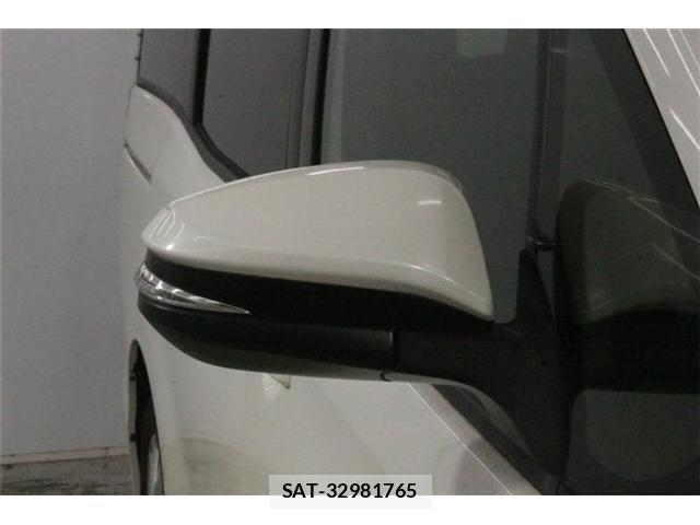 Toyota VOXY 2017-10 8814332-9