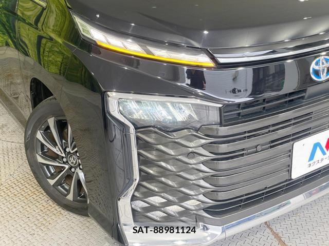 Toyota VOXY 2023-10 8814347-12