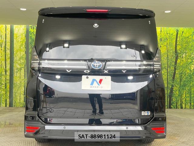 Toyota VOXY 2023-10 8814347-15
