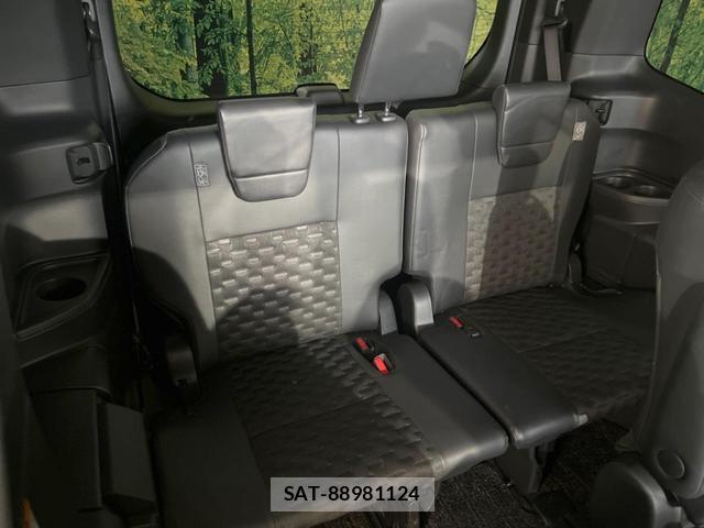 Toyota VOXY 2023-10 8814347-9