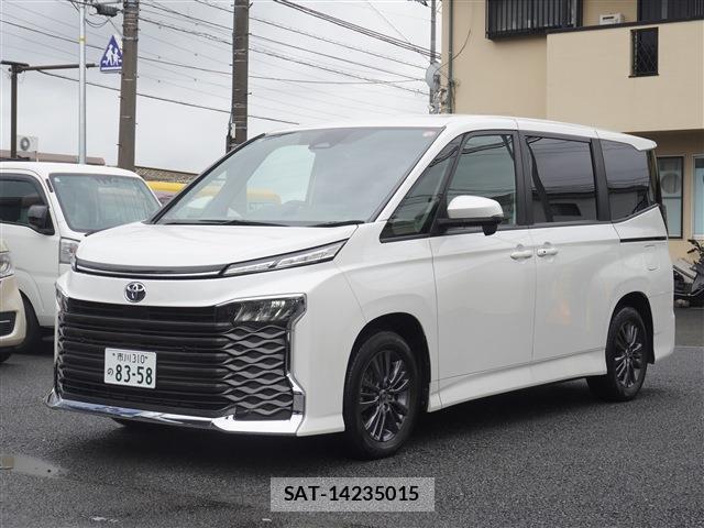 Toyota VOXY 2022-08 8814363-0