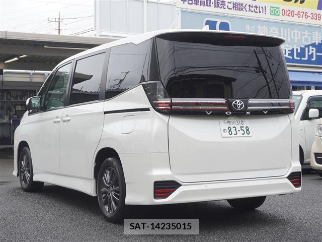 Toyota VOXY 2022-08 8814363-10
