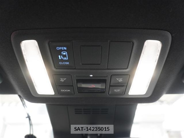 Toyota VOXY 2022-08 8814363-14