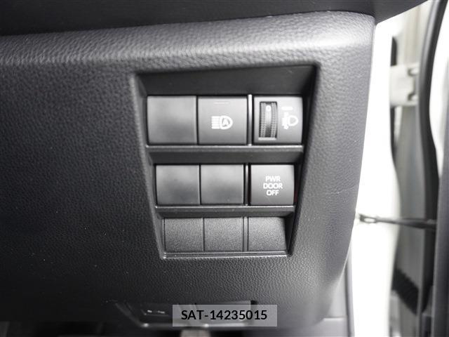 Toyota VOXY 2022-08 8814363-16