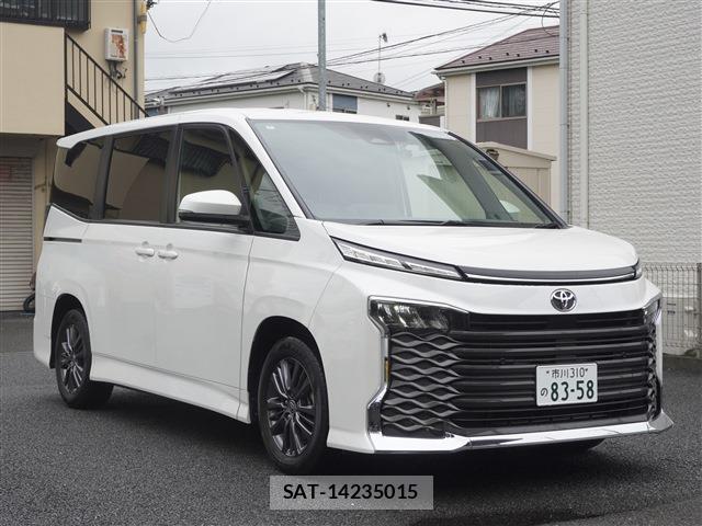 Toyota VOXY 2022-08 8814363-3