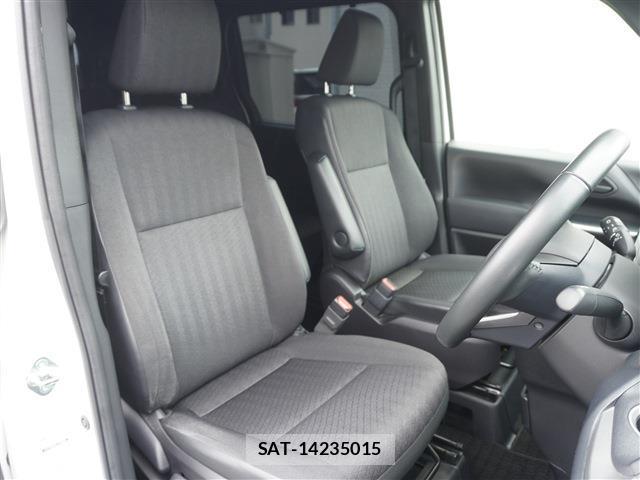 Toyota VOXY 2022-08 8814363-5