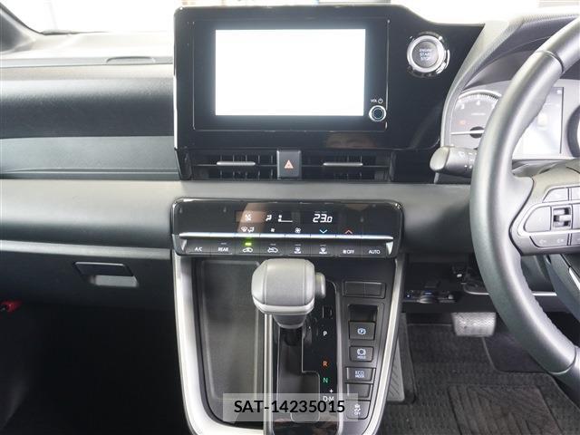 Toyota VOXY 2022-08 8814363-6