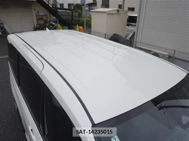 Toyota VOXY 2022-08 8814363-9