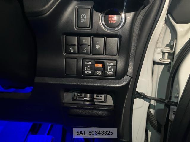 Toyota VOXY 2019-09 8814442-11