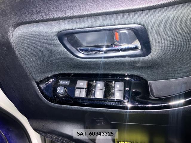 Toyota VOXY 2019-09 8814442-9