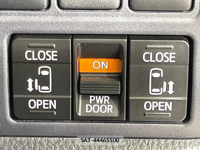Toyota VOXY 2015-09 8814447-3
