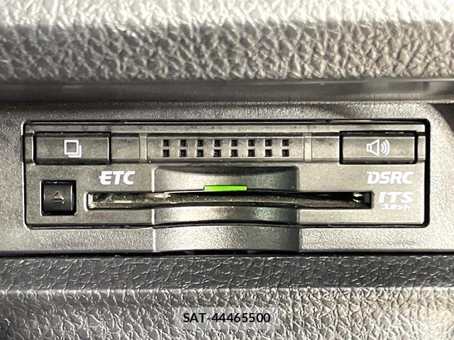 Toyota VOXY 2015-09 8814447-6