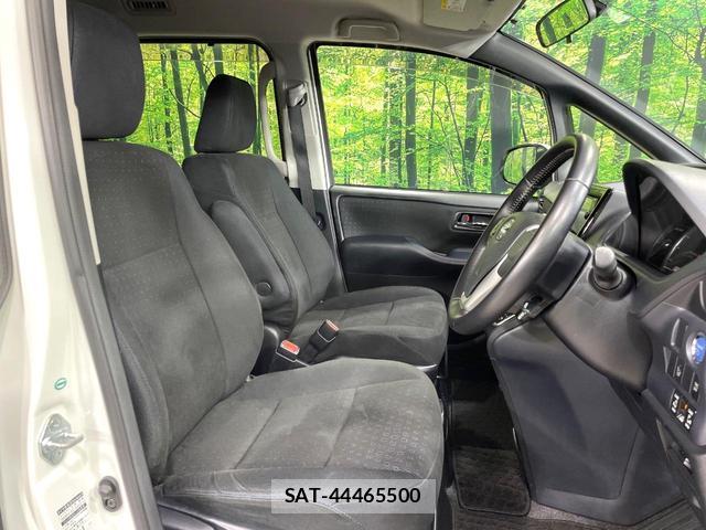 Toyota VOXY 2015-09 8814447-7