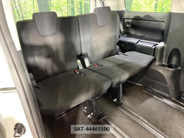 Toyota VOXY 2015-09 8814447-9