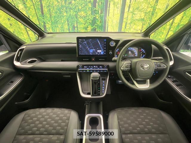 Toyota VOXY 2022-01 8814471-1