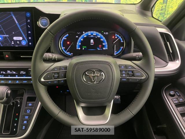 Toyota VOXY 2022-01 8814471-11