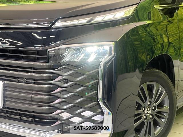 Toyota VOXY 2022-01 8814471-12