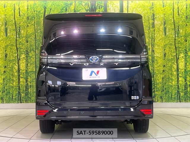 Toyota VOXY 2022-01 8814471-15