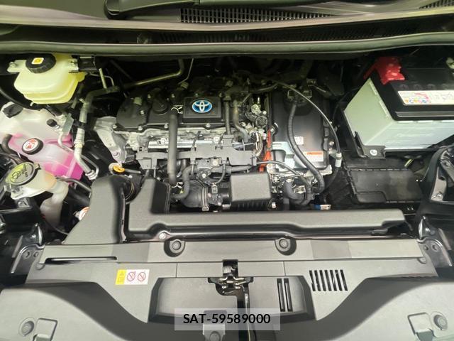 Toyota VOXY 2022-01 8814471-18