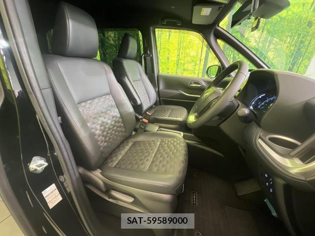 Toyota VOXY 2022-01 8814471-7
