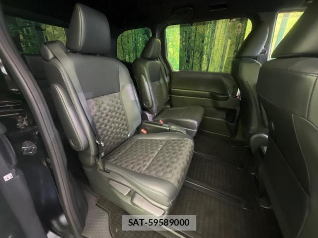 Toyota VOXY 2022-01 8814471-8