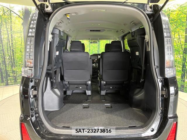 Toyota VOXY 2015-02 8814676-10