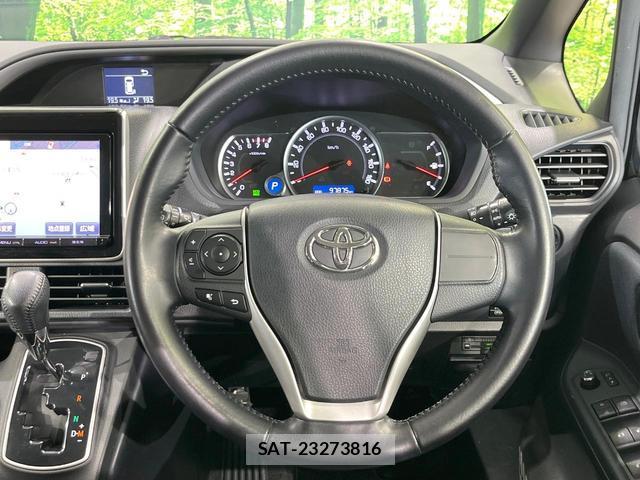 Toyota VOXY 2015-02 8814676-11